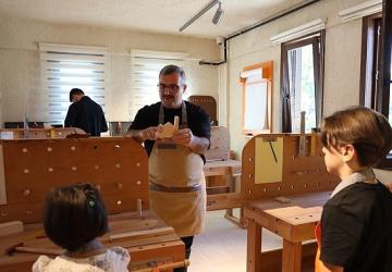 KOMEK'ten “Ahşap Oyuncak Çocuk-Ebeveyn Atölyesi" Etkinliği