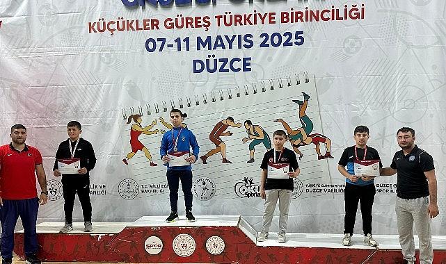 Kartepeli Güreşçi Türkiye Şampiyonu Oldu Kartepeli Güreşçi Türkiye Şampiyonu Oldu