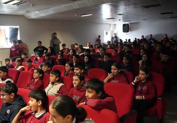 "Sürdür Abi" hem eğlendiriyor hem öğretiyor