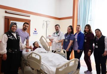 Kanseri yendi, sağlıklı bir bebek dünyaya getirdi