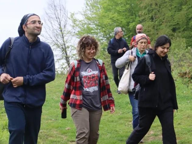 Doğa Yürüyüşü Balören ve Gülbahçe Kadriye’de Sürüyor Doğa Yürüyüşü Balören ve Gülbahçe Kadriye’de Sürüyor