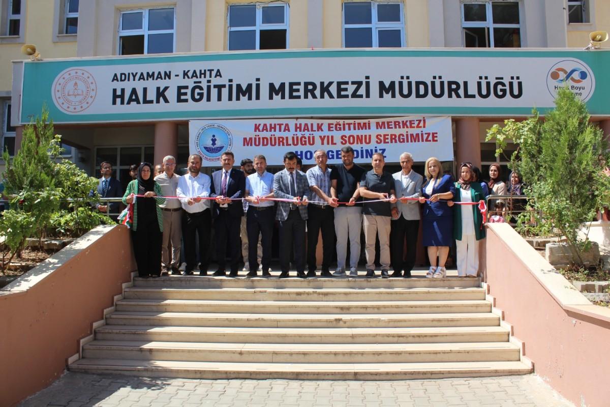 Kahta Halk Eğitim Merkezi’nde yılsonu sergisi açıldı Kahta Halk Eğitim Merkezi’nde yılsonu sergisi açıldı