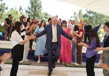 EÜ'de 'Masallarla Bilim Şenliği'nde miniklere ilkyardım eğitimi verildi