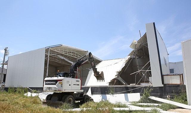 Yaylacık'ta kaçak depo yıkıldı Yaylacık'ta kaçak depo yıkıldı