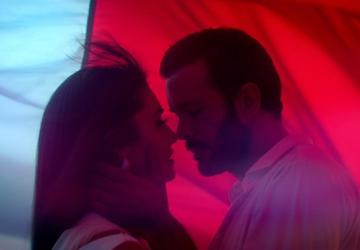 Hande Erçel ve Barış Arduç'un Başrollerinde Yer Aldığı Disney+'ın 'Aşkı Hatırla' Dizisinden Yeni Tanıtım Yayınlandı!