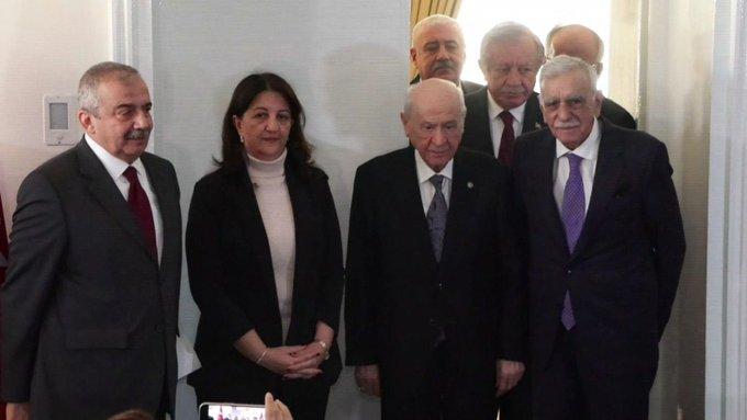 Ahmet Türk’ten Bahçeli’ye övgü: ‘Bir siyasetçinin alamayacağı riski üstlendi, siyasi hesap yapmadı’ Ahmet Türk’ten Bahçeli’ye övgü: ‘Bir siyasetçinin alamayacağı riski üstlendi, siyasi hesap yapmadı’