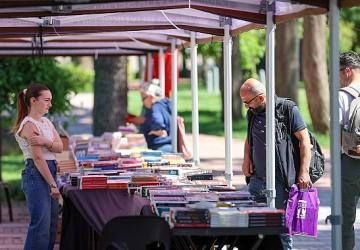 1. Buca Kitap Günleri vatandaşlardan büyük ilgi görüyor