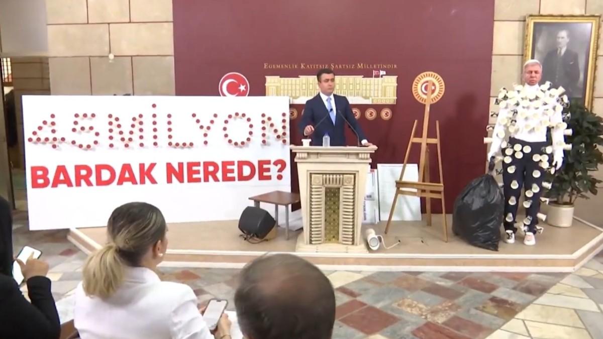 Gökçek’ten ABB’ye '45 Milyon Bardak' sorusu: '25 Tır Malzeme Nerede?' Gökçek’ten ABB’ye '45 Milyon Bardak' sorusu: '25 Tır Malzeme Nerede?'