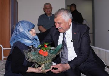 Başkan Zeydan Karalar, Huzurevi Sakinleriyle Bir Araya Geldi
