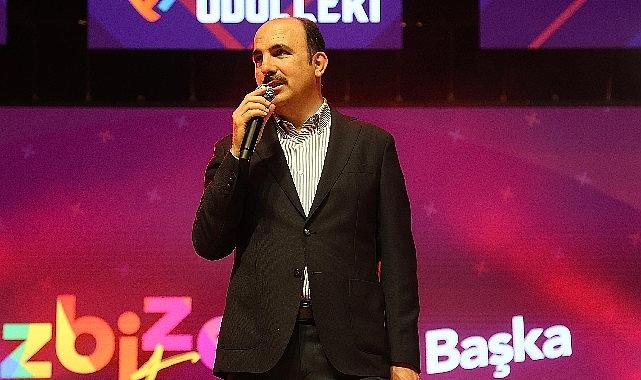 Başkan Altay Gençlik Meclisi Topluluk Ödülleri “Biz Bize Fest Bi Başka" Programının Açılışına Katıldı Başkan Altay Gençlik Meclisi Topluluk Ödülleri “Biz Bize Fest Bi Başka" Programının Açılışına Katıldı