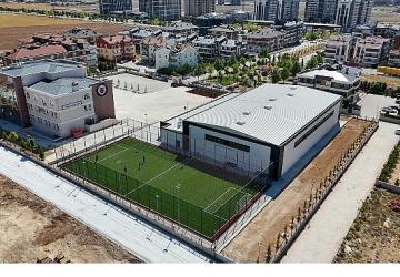 Ahmet Çalık Kapalı Spor Salonu ve Suni Çim Sahası'nın Yapımı Tamamlandı