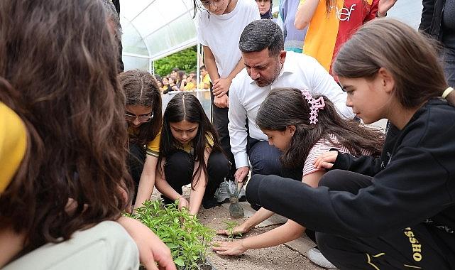 Okul Bahçesine Kurulan Sera'da 250 Fide Dikimi Yapıldı