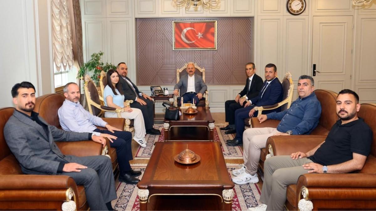 Anahtar Parti’den Vali Varol’a ziyaret: Deprem sonrası Adıyaman’ın sorunları için rapor sunuldu Anahtar Parti’den Vali Varol’a ziyaret: Deprem sonrası Adıyaman’ın sorunları için rapor sunuldu
