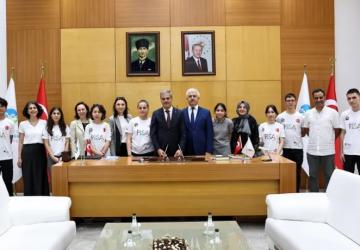 Başkan Alemdar, Figen Sakallıoğlu Anadolu Lisesi’nin Teşekkür Heyetini Kabul Etti