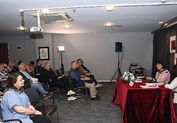 Betül Tarıman Nilüfer'de okurlarıyla buluştu