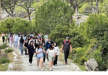 Başkan Çerçioğlu'ndan Aydınlı Gençlere “19 Mayıs Atatürk'ü Anma, Gençlik ve Spor Bayramı" Hediyesi