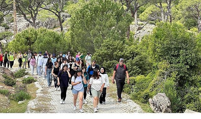 Başkan Çerçioğlu'ndan Aydınlı Gençlere “19 Mayıs Atatürk'ü Anma, Gençlik ve Spor Bayramı" Hediyesi