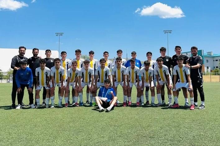 Talas Belediyespor Kayseri’de Yine Şampiyonluğa Ulaştı Talas Belediyespor Kayseri’de Yine Şampiyonluğa Ulaştı
