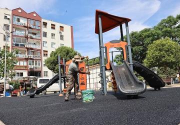 Bayraklı'ya 7 yeni park