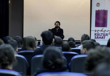 Sakarya’da Yazar Yanık, Edebiyatsever Gençlerle Buluştu