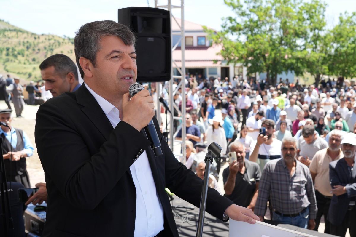 Başkan Tutdere: ‘Ape Aziz ve bu toprakların evliyaları hepimize ışık oldu’ - Videolu Haber Başkan Tutdere: ‘Ape Aziz ve bu toprakların evliyaları hepimize ışık oldu’ - Videolu Haber