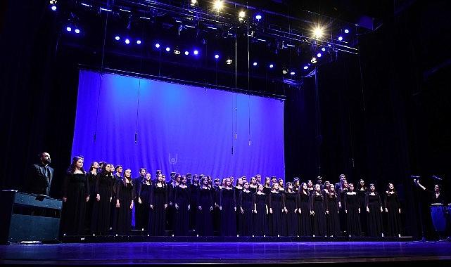 Lüleburgaz Belediyesi Gençlik Korosu'na İzmir'den ödül