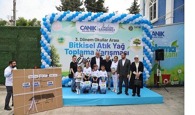 Canikli Öğrencilerden Farkındalık: 1.5 Ton Atık Yağ Toplandı Canikli Öğrencilerden Farkındalık: 1.5 Ton Atık Yağ Toplandı