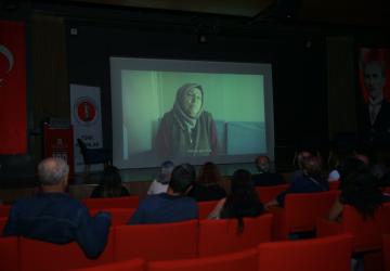 “Karanlıktan Sonra” belgeseli Kayseri’de: 6 Şubat sonrası kadınların direncine ışık tuttu