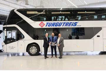 MAN, Türkiye'deki ilk çift katlı otobüs teslimatını Turgutreis Group Turizm'e yaptı
