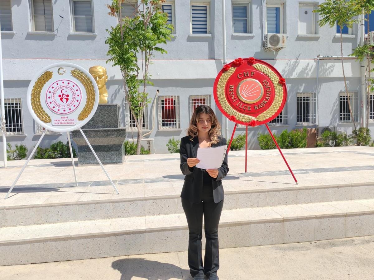 CHP'li Özçelebi: ‘19 Mayıs, teslimiyetin reddi ve bağımsızlığın sembolüdür’ CHP'li Özçelebi: ‘19 Mayıs, teslimiyetin reddi ve bağımsızlığın sembolüdür’