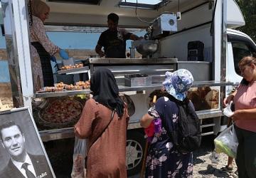 Güzelbahçe Belediyesi Ferdi Zeyrek için lokma döktürdü