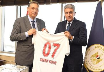Corendon Airlines Yönetim Kurulu Başkanı Yıldıray Karaer, Mısır'ın Turizm ve Sivil Havacılık Bakanları ile bir araya geldi