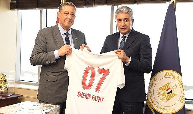 Corendon Airlines Yönetim Kurulu Başkanı Yıldıray Karaer, Mısır'ın Turizm ve Sivil Havacılık Bakanları ile bir araya geldi Corendon Airlines Yönetim Kurulu Başkanı Yıldıray Karaer, Mısır'ın Turizm ve Sivil Havacılık Bakanları ile bir araya geldi