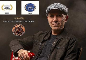 Özgür Aydın'ın 'Sympathy' Albümüne Global Music Awards'tan Ödül