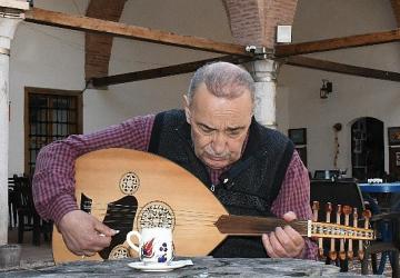 İznik'te Müziğe Adanmış Bir Ömür