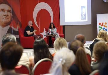 Levent Üzümcü, Çeşme'de 'sanat ve yaşam' üzerine konuştu