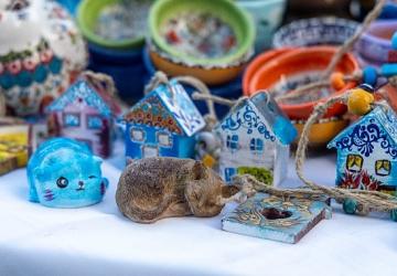 Karşıyaka'da El Emeği Gece Pazarı geri döndü