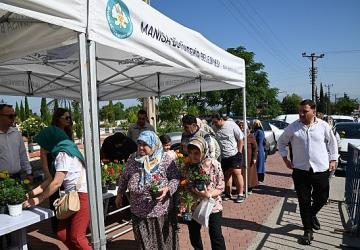 Bayramda Çiçekler Büyükşehir'den