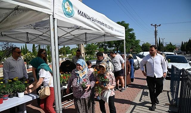 Bayramda Çiçekler Büyükşehir'den