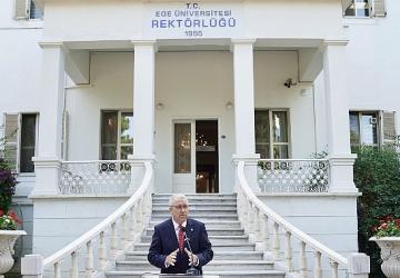 Rektör Prof. Dr. Budak Ege Üniversitesi ailesiyle bayramlaştı