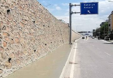 Kartepe İstasyon Mahallesi'nde yaya kaldırımı tamam