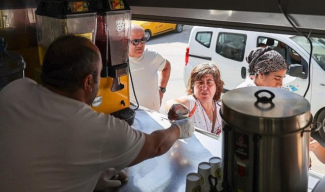Buca Belediyesi'nden LGS'ye giren öğrenciler ve ailelerine ikram Buca Belediyesi'nden LGS'ye giren öğrenciler ve ailelerine ikram