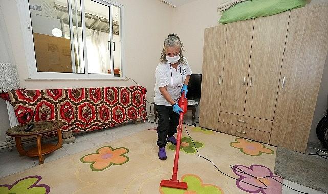 Gaziemir Belediyesi'nden 98 haneye temizlik hizmeti Gaziemir Belediyesi'nden 98 haneye temizlik hizmeti