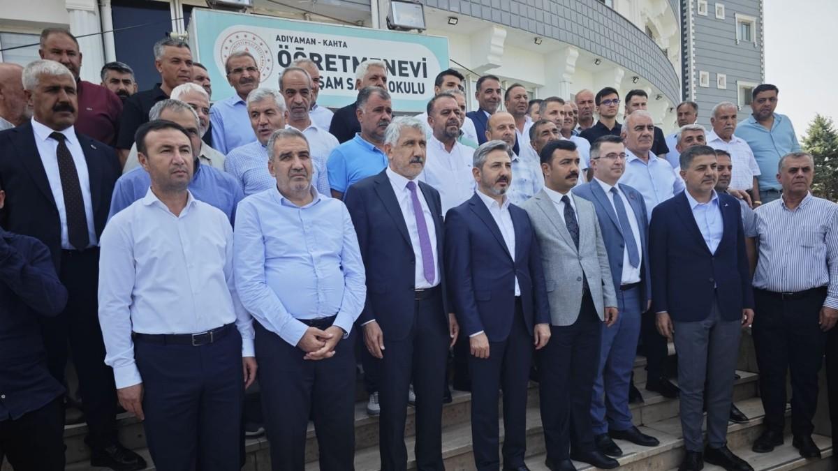 Kahta’da bayramlaşma töreni geniş katılımla gerçekleştirildi - Videolu Haber Kahta’da bayramlaşma töreni geniş katılımla gerçekleştirildi - Videolu Haber