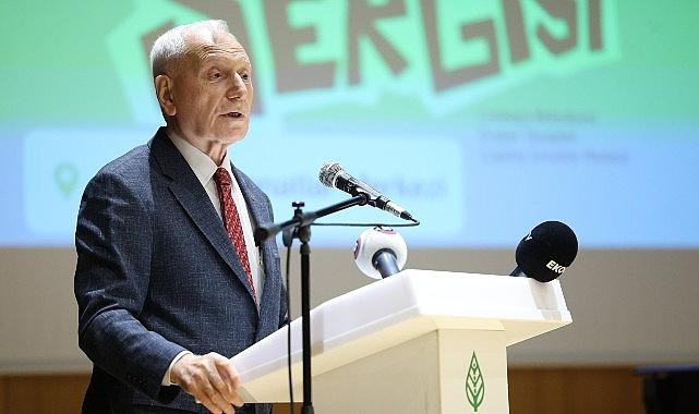 Hüseyin Can Güner ve Mehmet Haberal Yeni Mezunların Sergisine Katıldı Hüseyin Can Güner ve Mehmet Haberal Yeni Mezunların Sergisine Katıldı