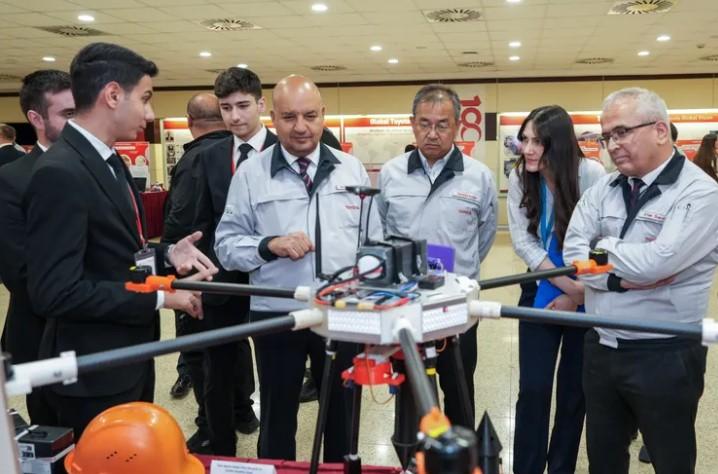 Genç Zihinler Toyota ile Parlıyor Genç Zihinler Toyota ile Parlıyor