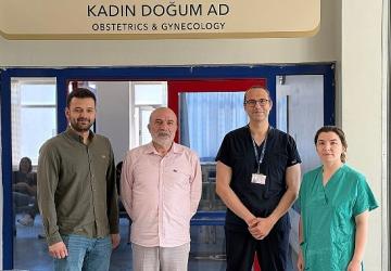 DEÜ'den Kadın Sağlığında Önemli Başarı: 15 Kiloluk Dev Yumurtalık Kisti Başarıyla Çıkarıldı