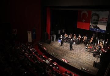 Aydın Büyükşehir Belediyesi, 'Memleket Şairi' Nâzım Hikmet'i konser ile andı
