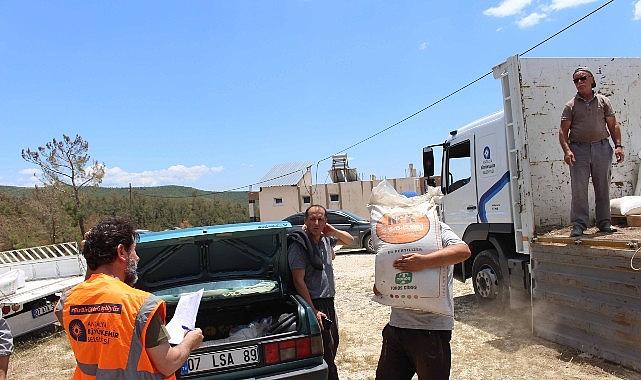 Büyükşehir'den çiftçilere gübre desteği Büyükşehir'den çiftçilere gübre desteği