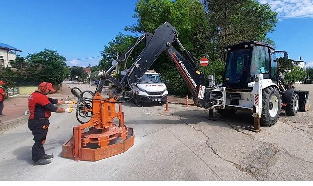 Baca ve ızgaralar asfalta sıfır hale getiriliyor Baca ve ızgaralar asfalta sıfır hale getiriliyor